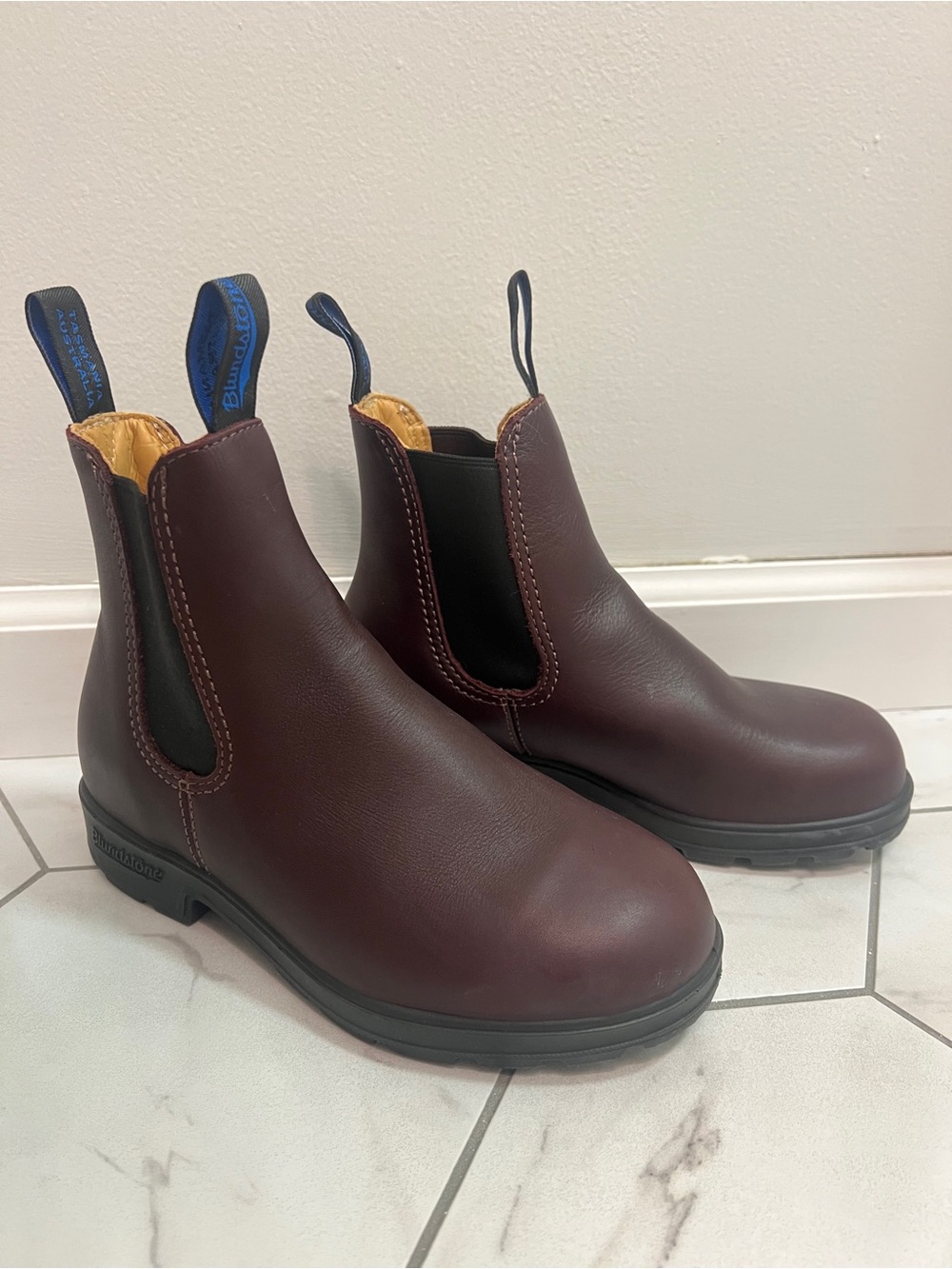 Blundstone Thermal 2275 Shiraz Hight Top Chelsea Boot Size 6.5 US Women's